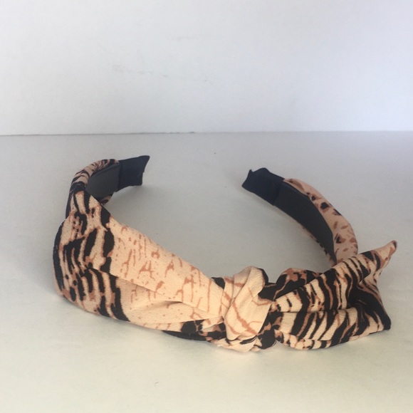 NWT. Headbands Set - Picture 5 of 13